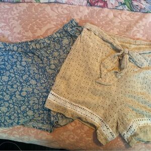 Shorts- 2 pair cute shorts Xl and Size 16. Universal threads and Kaari Blue